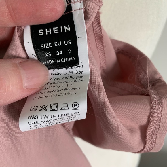 *Host Pick!🎉 Light Pink Swiss Dot Lantern Sleeve V-Neck Blouse - Picture 9 of 11